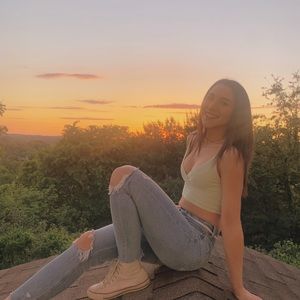 Meet your Posher, Teaghan